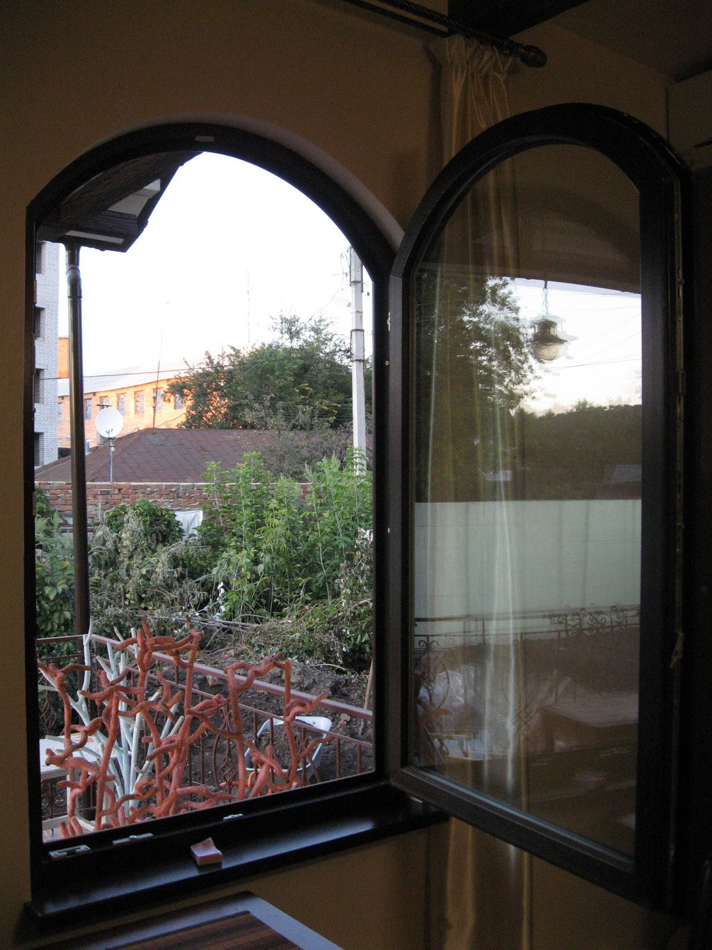 Поворотные окна